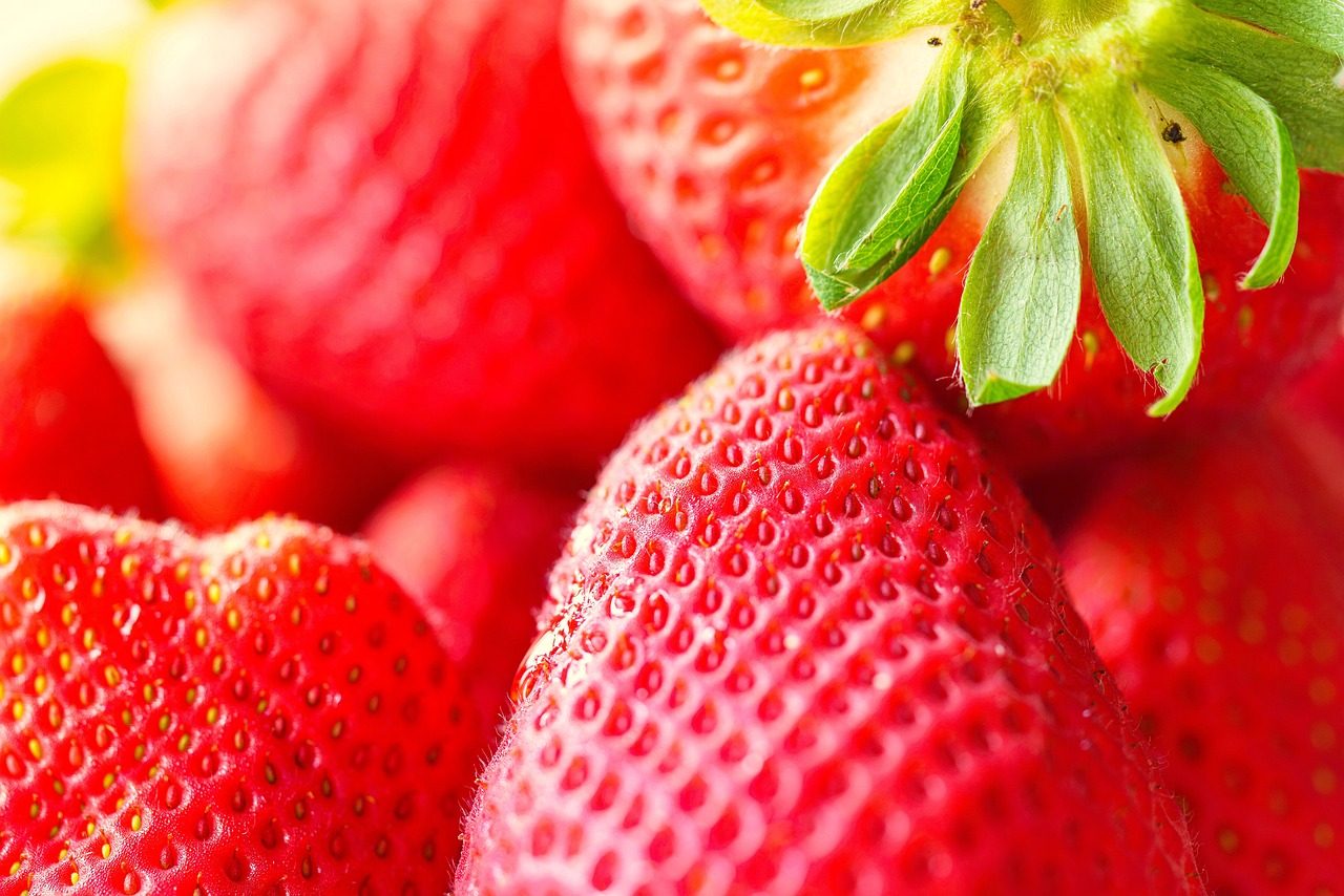 strawberries, fruits, ripe strawberries, food, macro, close up